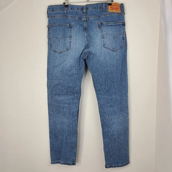Levi's Jeans 502 Taper Fit Five Pockets Medium Wash Blue Size 36 x 30 - Picture 2 of 11